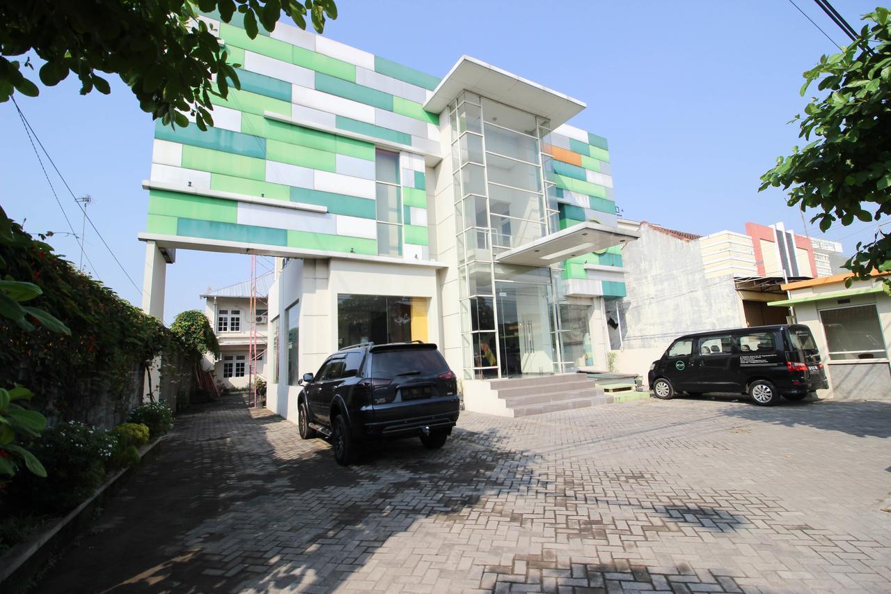 Reddoorz Plus Near Keraton Yogyakarta 2 Zewnętrze zdjęcie